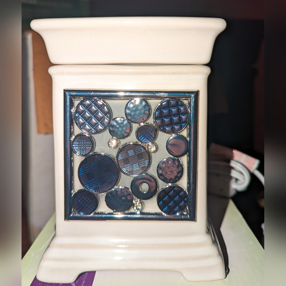 Scentsy Gallery - Cream Warmer with Blue and Silver Dazzle Frame New in Box